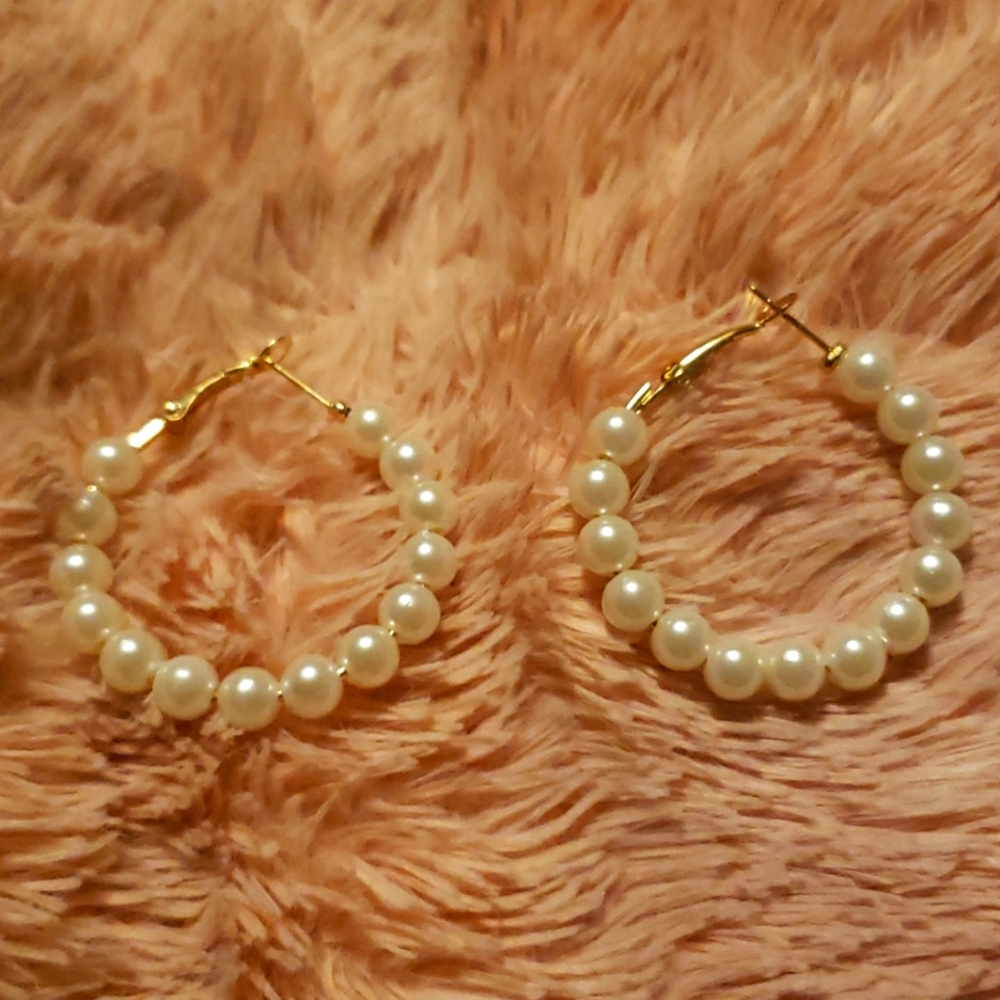 Brand new!! Faux pearl earrings